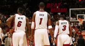 NBA球星热议：库里调侃詹姆斯体重，欧文盛赞球队阵容